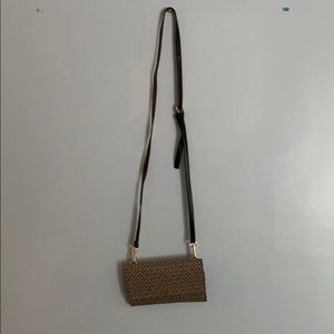 Tommy Hilfiger Crossbody Wallet